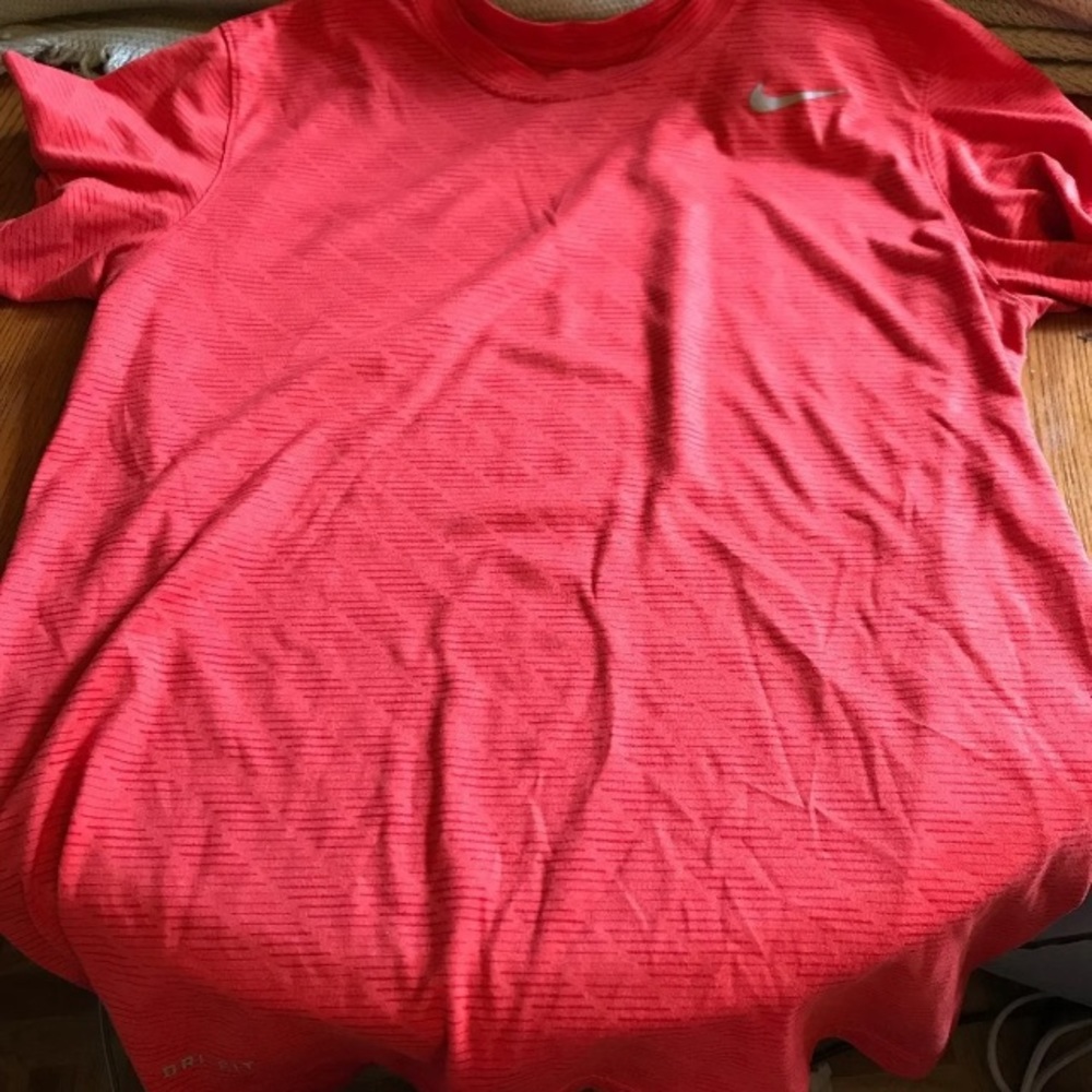 Small Nike Men’s Dri-fit T-shirt